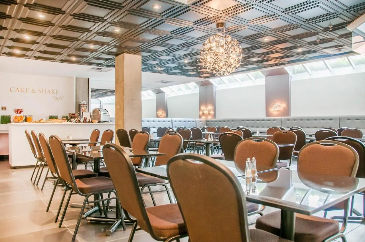 Empire Suites Montreal 4*,