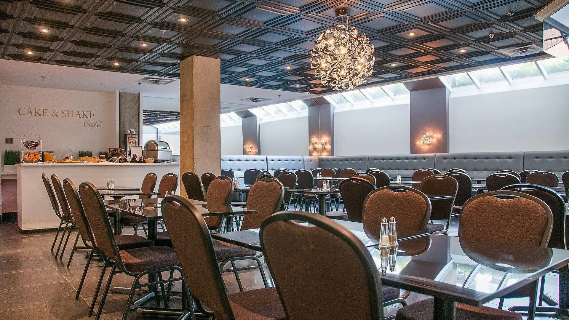 **** Hotel Empire Suites Montreal Canada